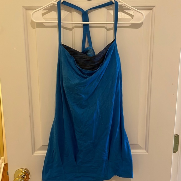 Lululemon performance tank with built in sportsbra - Picture 1 of 6